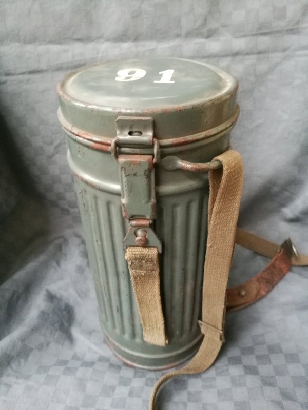 Gasmaskenbehälter Kriegsmarine original 2wk