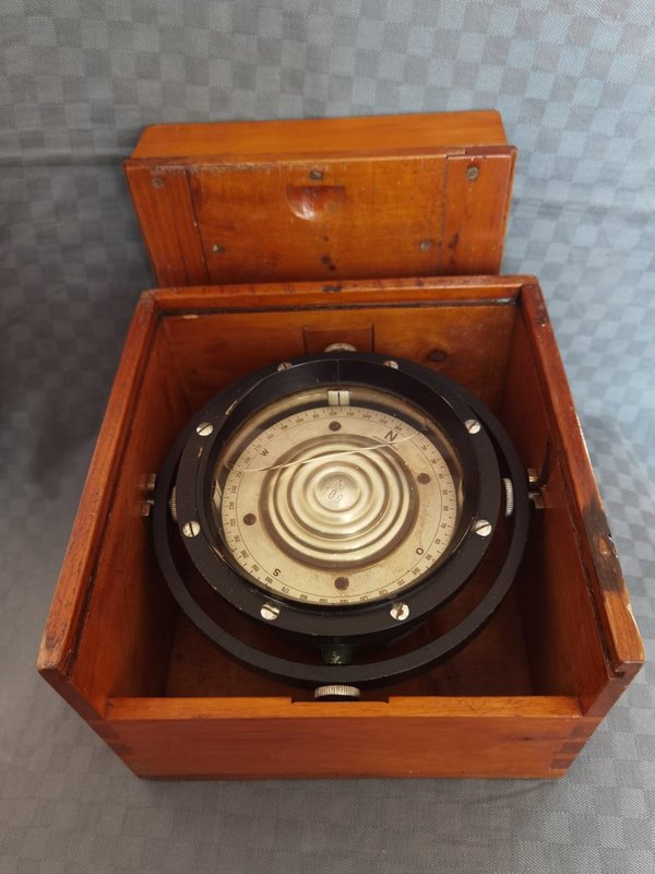 Kriegsmarine compass with box ww2