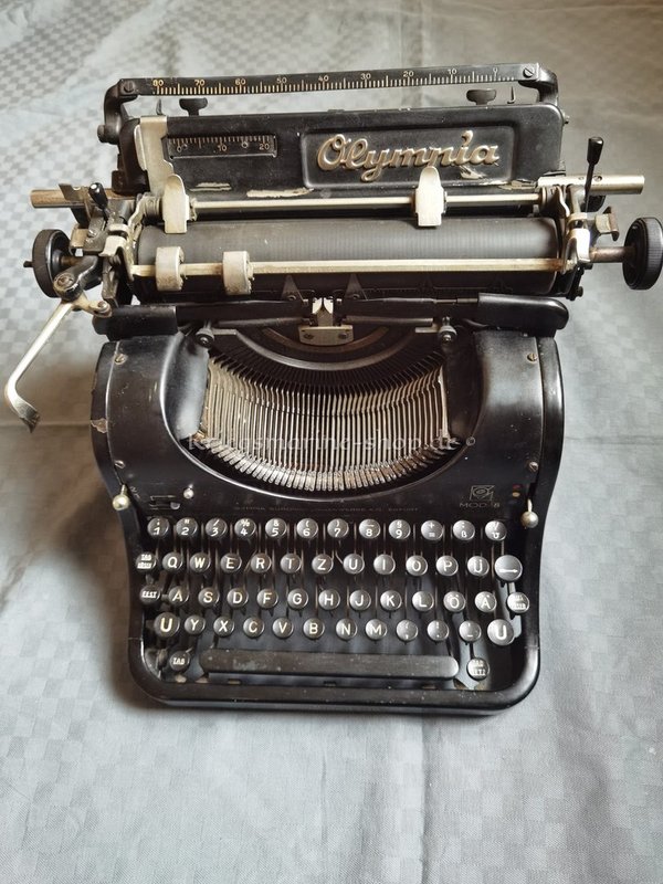 Typewriter Olympia